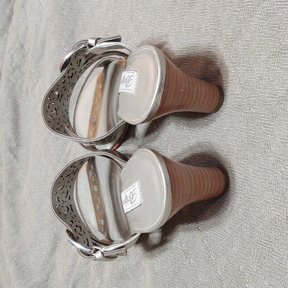 Brighton Women's Tinsel Champagne Metallic Silver Sandals size 7.5 M - Picture 6 of 9